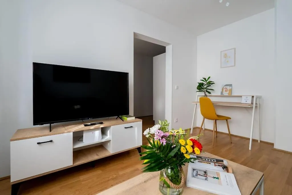 1Br Haven With Swift City Access By Hm Vienna 0*,  Austria